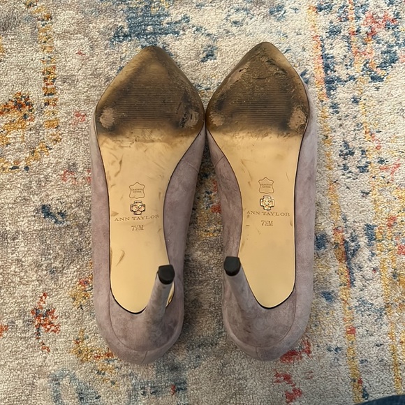 Dove Gray Suede Ann Taylor Pumps - Picture 4 of 4